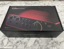 Комплект для звукозапису Scarlett 2i2 Studio 4th Generation