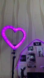 Кольцевая светодиодная led лампа rgb в форме сердца радужная с штативом 2 метра JM33-13 блютуз пультом для селфи блогеров визажистов салонов фотосессий съемки тик тока комплект набор блогера лед кольцо ргб сердечко мультиколор разноцветное 33 см