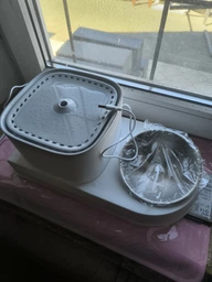 Годівниця для домашніх тварин з автоматичною подачею води Nutrizione 2в1 поїлка / фонтанчик для котів та собак з мискою для корму, білий (102893145) фото від покупців 2