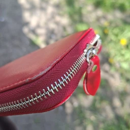 Женский кожаный кошелек лаковый на молнии Kafa BC74 с блокировкой RFID-сигналов черный фото от покупателей 1
