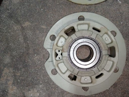 Фланец (опора барабана) для стиральной машины Whirlpool 480110100802, SKL SPD013WH (комплект) фото от покупателей 2