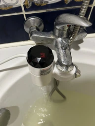 Водонагреватель проточный электрический насадка на кран для нагрева воды с дисплеем LCD BRS White фото от покупателей 2
