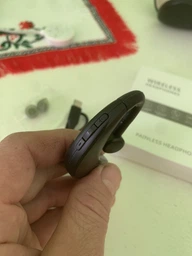 Бездротова Bluetooth гарнітура цифрова з навушним кріпленням Hands Free M22 фото від покупців 1