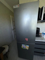 Холодильник Indesit INKS 1361 S4E (INKS1361S4E) фото від покупців 6