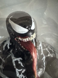 Веном рухлива фігурка супергероя 16 см Venom іграшка зі знімними елементами в коробці для хлопчиків від 4 років марвел фото від покупців 1