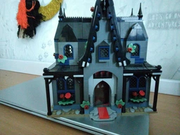 Конструктор LEGO Wednesday Поместье Мортисии 1002 детали (76786)