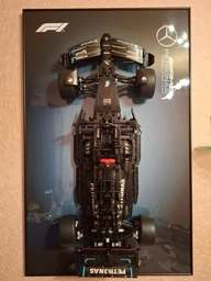 Арт Держатель Рамка на Стену 80x50 см. для фирменного конструктора Technic Mercedes-AMG F1 W14 E Performance (42171) Type-A фото от покупателей 3