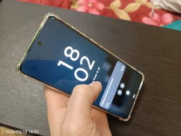 Мобильный телефон Motorola Edge 60 12/256GB Shamrock (1165854) фото от покупателей 9
