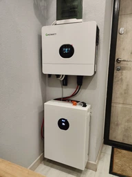 Комплект автономного енергозабезпечення Growatt SPF 6000 ES Plus 6kW + Pytes E-Box 48100R 5.12kWh White