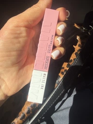 Помада для губ Maybelline New York Super Stay Matte Ink 80 Ruler 5 мл (3600531469481) фото от покупателей 1