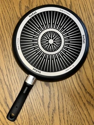 Сковорода Tefal Hard Titanium Essential 28 см (C3880642)