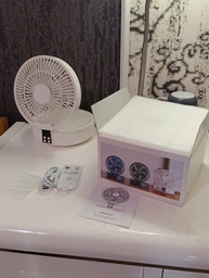 Настольный вентилятор на аккумуляторе Folding Fan D1 Бесшумный портативный аккумуляторный охлаждающий поворотный с пультом и функцией ночник белый для дома и офиса