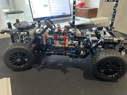 Конструктор LEGO Technic Mercedes-Benz G 500 2891 детали (42177) фото от покупателей 1