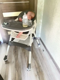 Стільчик для годування Colombokid регульованою спинкою, складний з подушкою та підніжкою, дитячий зі зʼємною стільницею стілець на колесах для малюків до 4 років сірий з білими ніжками(CK-1692 grey) фото від покупців 6