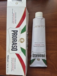 Крем для бритья для чувствительной кожи Proraso с экстрактом зеленого чая и овса 150 мл (8004395001231)