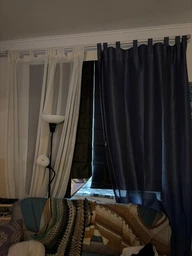 Штора самоклеюча світловідбиваюча Блекаут 149х299 см Чорна (TENT-149x299BL) фото від покупців 2
