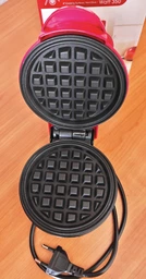 Стильная и портативная, электрическая мини - вафельница Waffle Maker с антипригарным покрытием, красная (SKU-5142) фото от покупателей 7