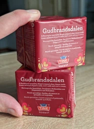 Сыр традиционный норвежский Брюност Гудбрандсдален Tine Gudbrandsdalen Cheese&nbsp;29% 250&nbsp;г