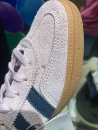 Женские кеды кожаные низкие Adidas Handball Spezial W JS0250 38.5 (5.5UK) 24 см Clpink/Sorang/Gum4 (4067892115317)