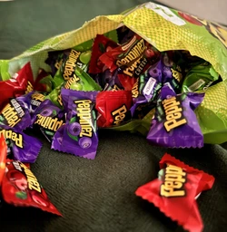 Карамель льодяникова Roshen Peppinezzz з фруктово-ягідною начинкою 900 г