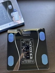 Весы напольные смарт умные стеклянные для дома Scale one Black электронные фитнес Bluetooth с приложением для смартфона 180 кг черные фото от покупателей 1