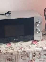 Мікрохвильова піч Gorenje MO20E1B, 20л, мех. керув., 800Вт, чорний