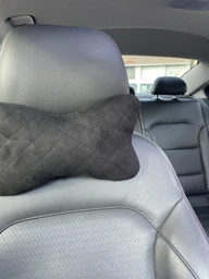 Автомобільна подушка для шиї в машину на підголівник авто під голову чорна шию сидіння машини з алькантари