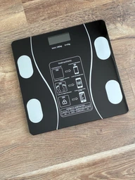 Ваги підлогові смарт розумні скляні для дому Scale one Black електронні фітнес Bluetooth з додатком для смартфона 180 кг чорні фото від покупців 6