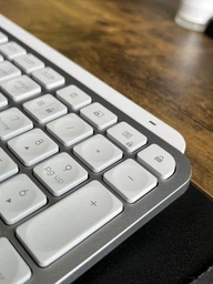 Клавиатура беспроводная Logitech MX Keys S Bluetooth/Wireless UA Graphite (920-011593) фото от покупателей 3