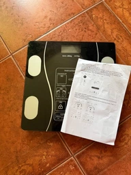 Ваги підлогові смарт розумні скляні для дому Scale one Black електронні фітнес Bluetooth з додатком для смартфона 180 кг чорні фото від покупців 5