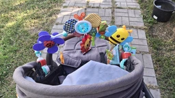 Дитяча розвиваюча дуга іграшка на коляску ліжечко автокрісло стільчик для годування з прищіпкою підвісна арка Play Arch бджілка і сонечко