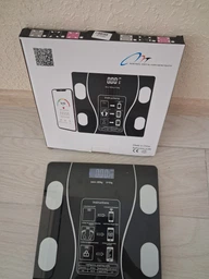 Ваги підлогові смарт розумні скляні для дому Scale one Black електронні фітнес Bluetooth з додатком для смартфона 180 кг чорні