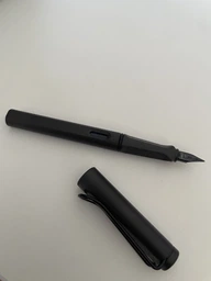 Перьевая ручка Lamy Safari Матовая Чёрная EF/Чернила T10 Синие (4014519271024)