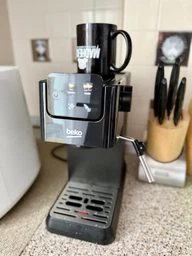 Рожкова кавоварка BEKO CaffeExperto CEP5302B