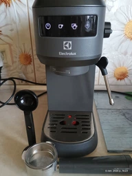 Кавоварка ELECTROLUX E6EC1-6BST