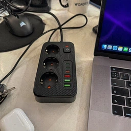 Мережевий фільтр Ultra 3 розетки, 3 USB-А, 3 USB-C 2 м Black (LS333-2) фото від покупців 1
