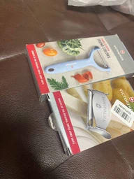 Овочечистка Victorinox Vegetable Peeler (7.6074) фото від покупців 2