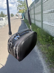 Женская сумка через плечо кросс боди для телефона UnA маленькая + 2 брелки на сумку дорожная сумочка для девочки подростка мини клатч тоут с 2 широкими ремнями белая (129.0002)