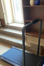 Бігова доріжка для ходьби для дому офісу тренажер для бігу ходьби кардіотренувань складна портативний килимок з дисплеєм пультом тримачем для телефону фітнес-доріжки для спорту фото від покупців 11