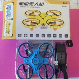 Інтерактивний дрон UFT HandCopter Yellow з керуванням рукою та яскравим підсвічуванням (UFTHandCopterYellow) фото від покупців 6
