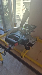 Торцовочная пила Metabo KGS 216 M с протяжкой + картонная коробка (613216000)