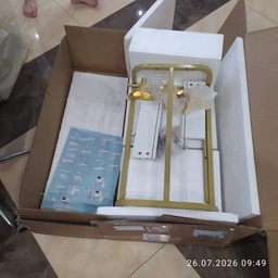 Туалетний столик для спальні з круглим LED-дзеркалом і вмістливою тумбою 120х80х40 см фото від покупців 6