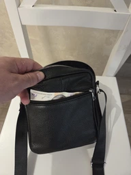 Мужская кожаная барсетка через плечо Tiding Bag BON6165 19×22×5 черная — компактная сумка с карманами для документов и телефона фото от покупателей 2