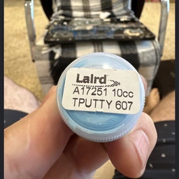 Термопрокладка жидкая Laird TPutty 607 A17251 в баночке 10 мл (35 г) (ОРИГИНАЛ)