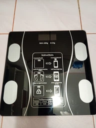 Ваги підлогові смарт розумні скляні для дому Scale one Black електронні фітнес Bluetooth з додатком для смартфона 180 кг білі фото від покупців 2