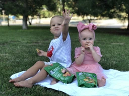 Упаковка крекеру Gerber Пшеничні з морквою для дітей із 12 місяців 100 г х 6 шт (8000300435337) фото від покупців 1
