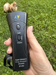 Відлякувач собак ультразвуковий захист від собак пристрій ультразвук для відлякування дресирування тренування портативний на батарейці 25 КГц фото від покупців 2