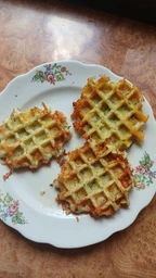 Вафельница мини Vaffle maker mini для венских и бельгийских вафель, сендвичница чёрно-красная фото от покупателей 5