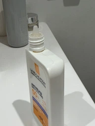 Солнцезащитный легкий корректирующий флюид La Roche-Posay Anthelios UVA 400 против гиперпигментации кожи Очень высокий уровень защиты от UVB очень длинных UVA и HEV-лучей SPF50+ 50 мл (3337875917407) фото от покупателей 1