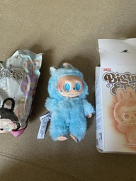 М'яка іграшка райдужна Лабубу Pop Mart з колекційною фігуркою The Monsters Labubu 16 см фото от покупателей 3